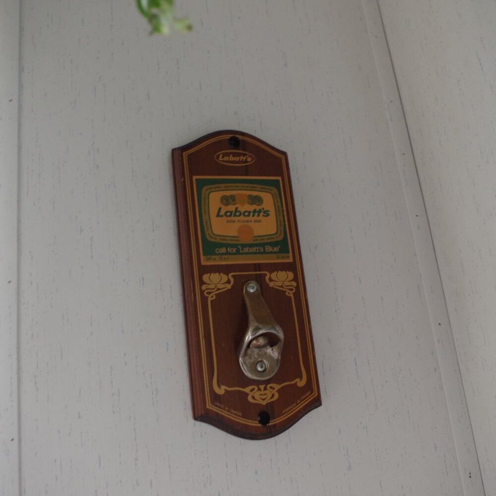 Man Cave Vintage Labatt's Beer Wall Mount Opener